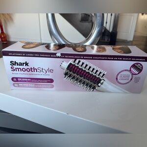 Shark SmoothStyle Hair Brush with Pink Accents